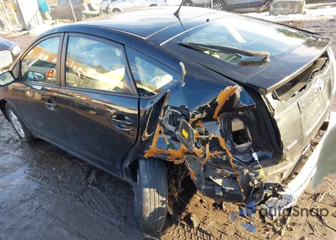 2004 Toyota Prius from USA, damaged, VIN JTDKB20U940012686